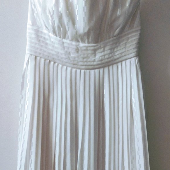 Strapless White Prom Dress Women's Sz 4 Pleated Bustier WHITE HOUSE BLACK MARKET - Picture 12 of 12